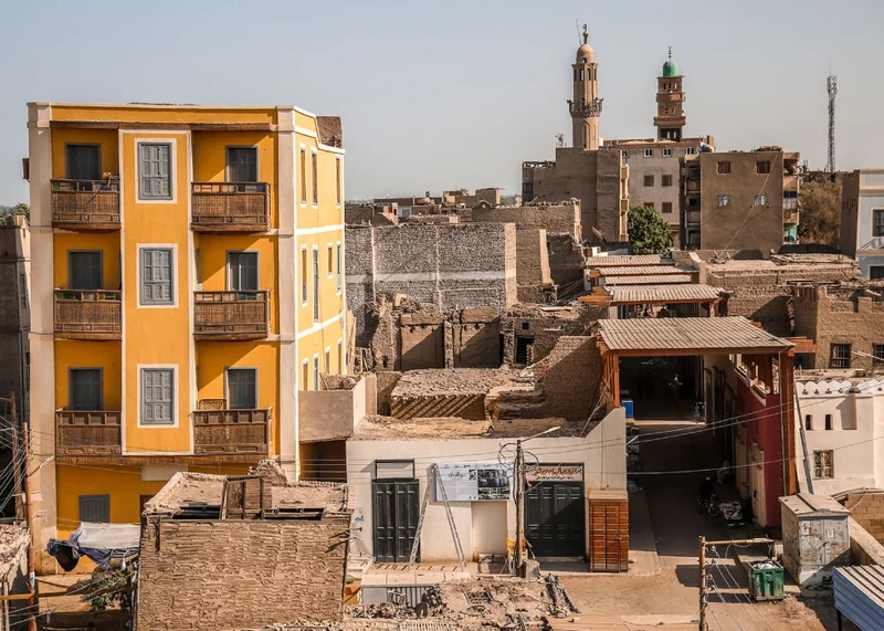 Benny Blanco's Pink Pineapple: Seriously? - Pineapple-Mania Unleashed!